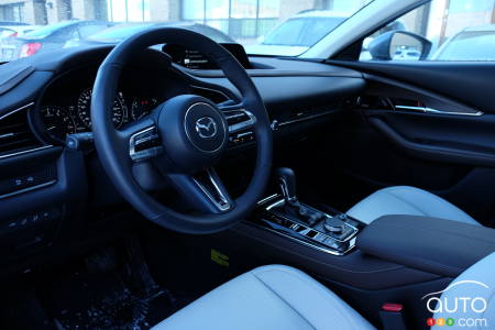 Mazda CX-30 GT, intérieur